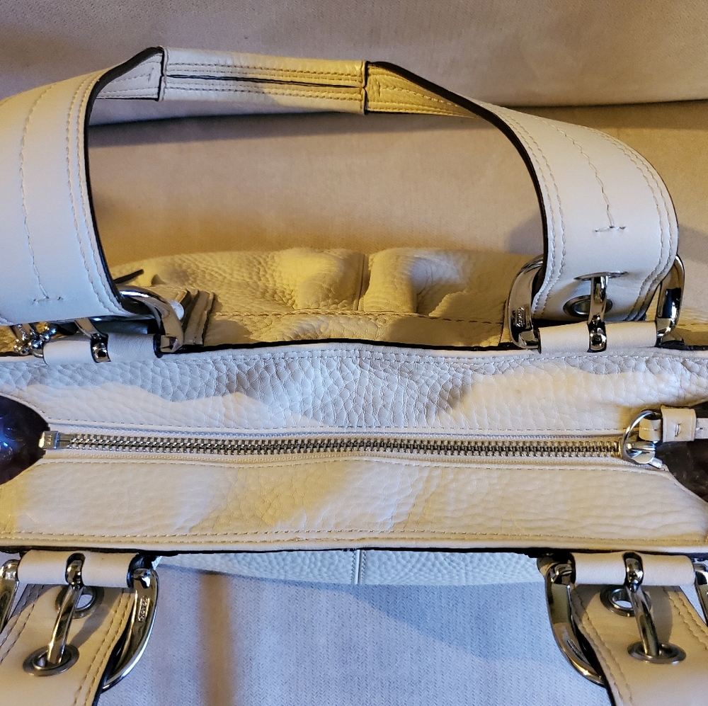 Coach purse - Picture 2 of 4